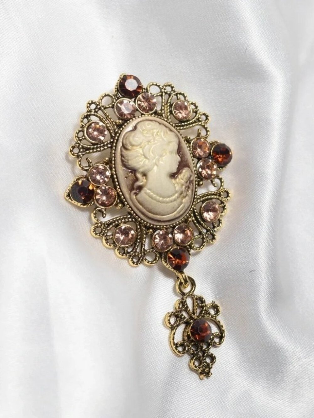 ✨Anthropologie Gwyneth Vintage Style Victorian Brooch - Picture 6 of 6